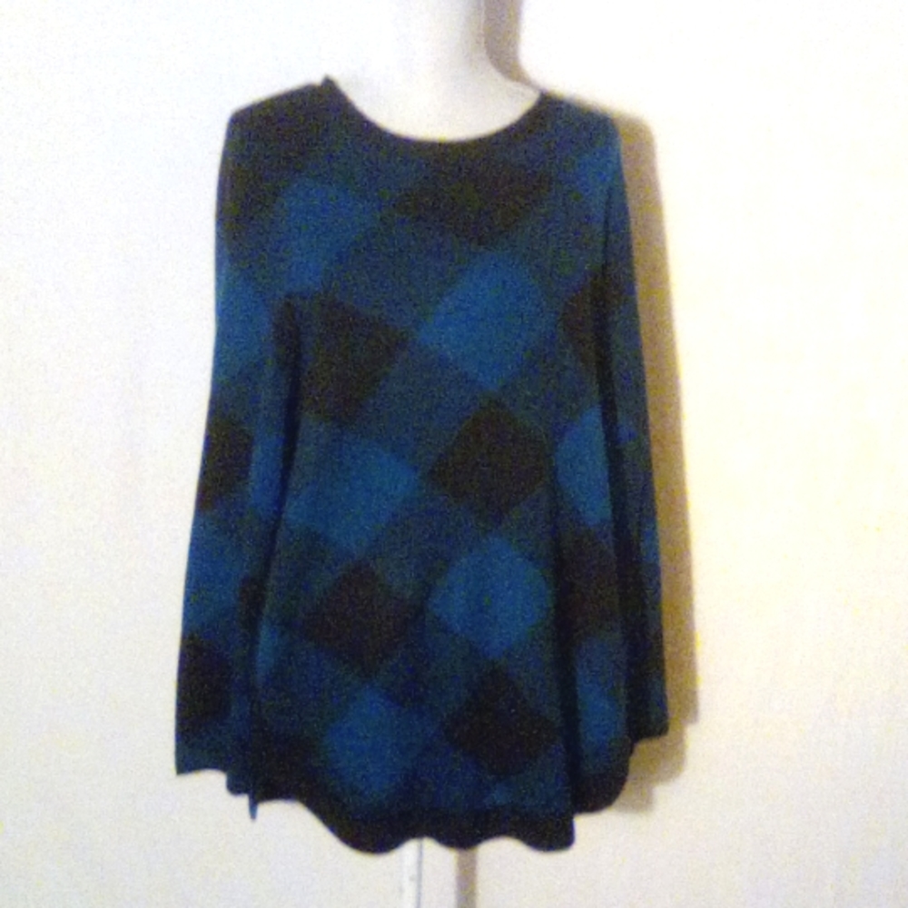 💰2/18 Alia Almost New Blue and Black Sweater